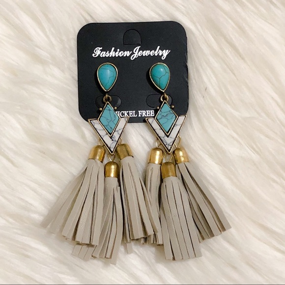Jewelry - Bohemian tassel marble dangle earrings